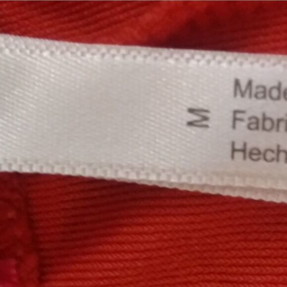 Red happy sleeveless cropped tie at the waist top - Picture 3 of 8